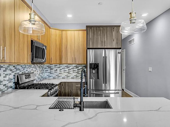 2nd image of 2434 N Hancock St #1
