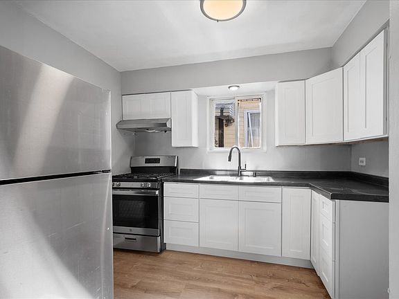 5th image of 1652 W Montvale Ave