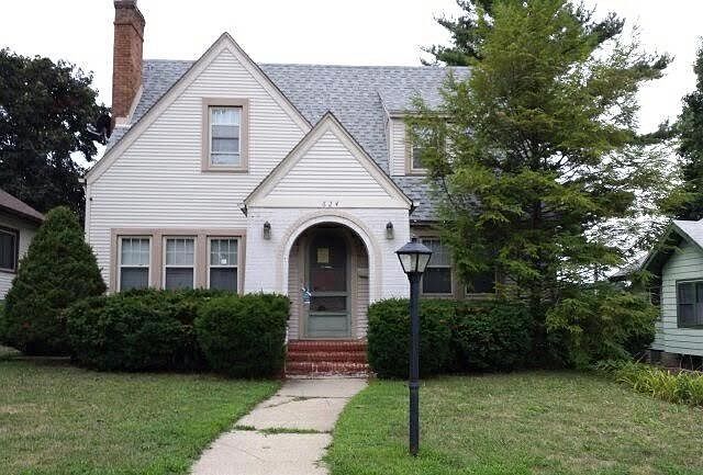 1st image of 624 N Chicago Ave