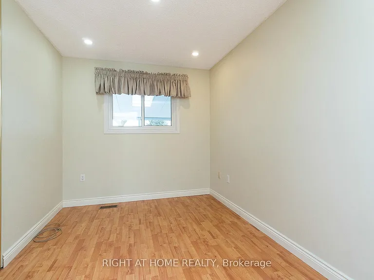 2035 Carleton Ct — Photo 13