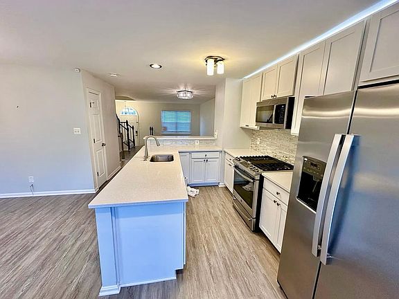4th image of 20200 Brookview Sq