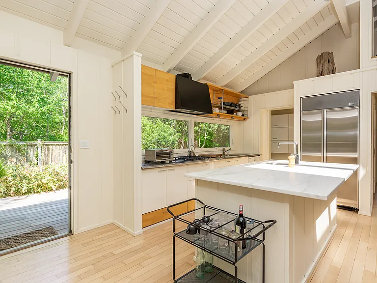 209 Old Stone Hwy — Photo 16