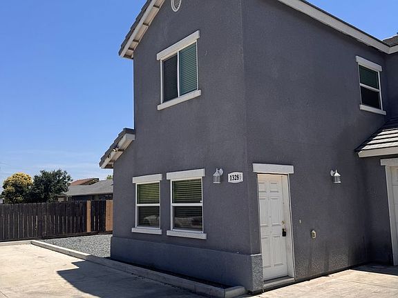 2nd image of 1328 S Santa Fe St #102