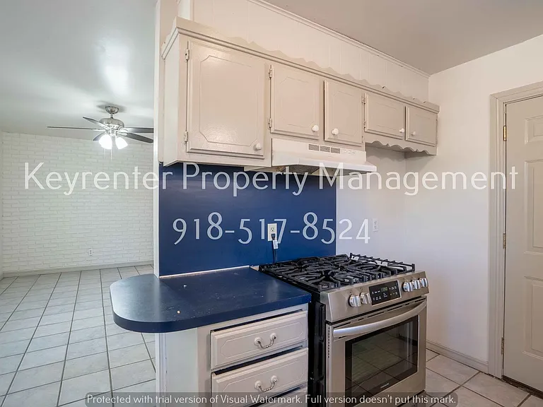 608 E Center St — Photo 9