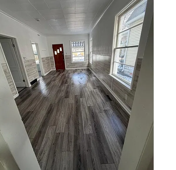 636 White St — Photo 1