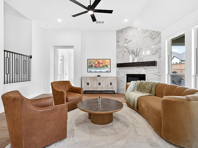 4010 Zina Ln — Photo 4