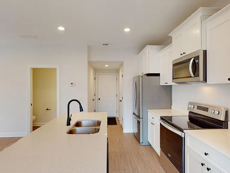 828 Dailey Pl — Photo 6