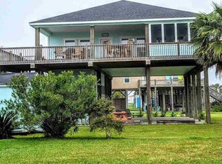 913 Sage Rd, Crystal Beach, TX 77650