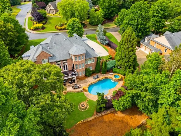 1032 Windsor Green Dr, Canton, GA 30115