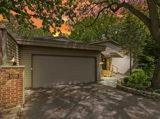 9708 Mill Creek Dr, Eden Prairie, MN 55347