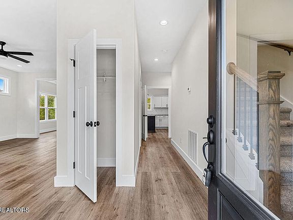 5th image of 817 Odessa Ln