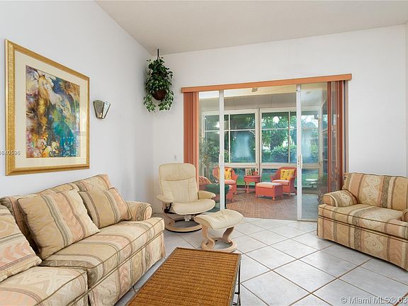 5th image of 10255 Lombardy Dr #10255