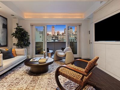 136 W 17th St, New York, NY, 10011