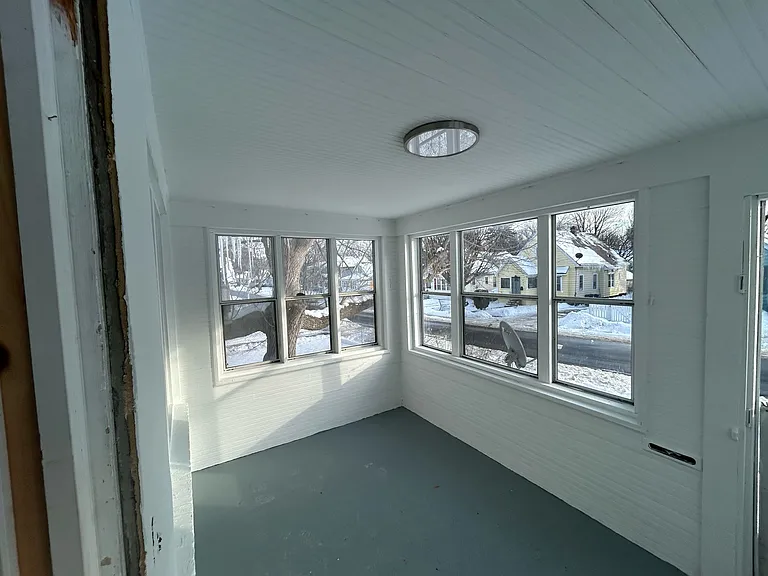 938 W Lafayette Ave — Photo 11