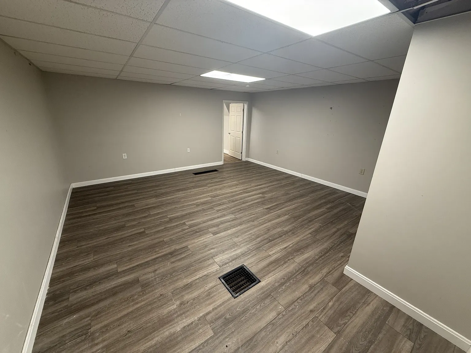 19 South Main Street - 2 — Photo 4