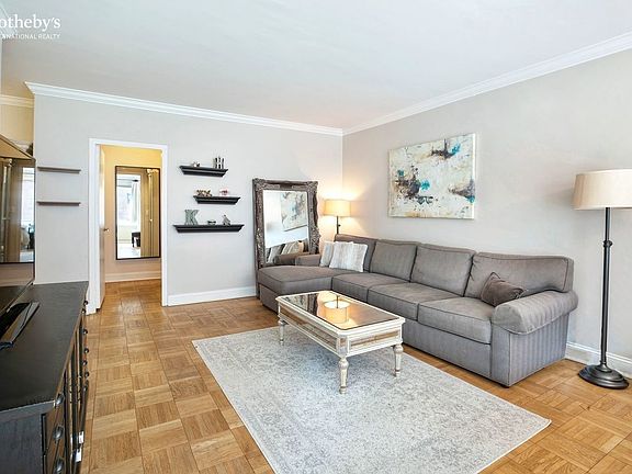 3rd image of 35 E 85th St APT 6AN