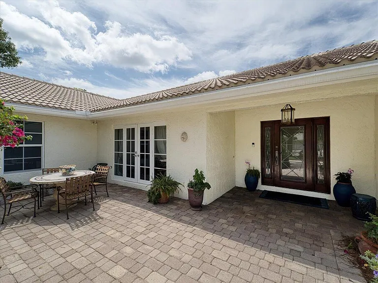 2908 Banyan Boulevard Cir NW — Photo 5