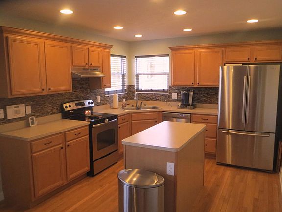 3rd image of 1459 Woodside Dr