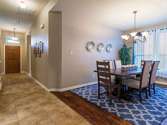 5th image of 10605 Leesa Dr