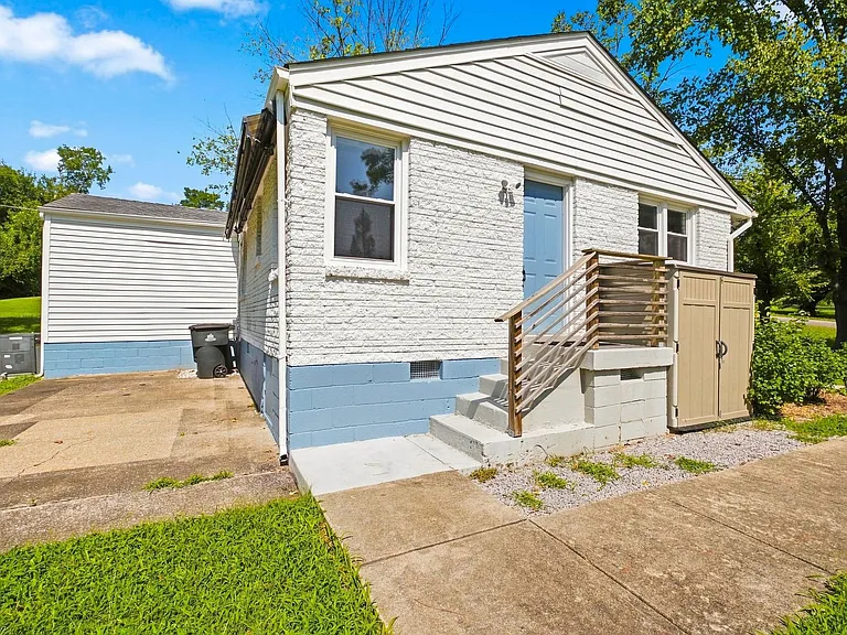 800 Oak St — Photo 23