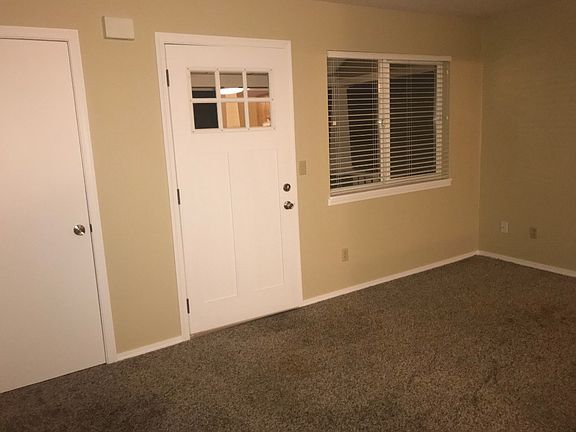 2nd image of 2536 Siskiyou Blvd
