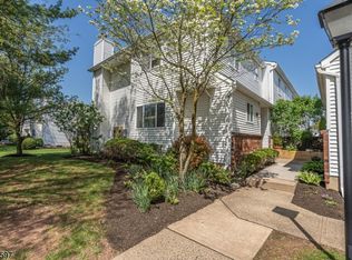 605 Wheatfield Ct #605, Flemington, NJ 08822