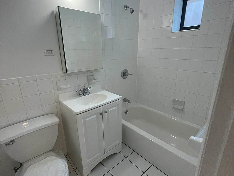 3121 29th St #1H — Photo 6