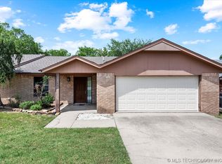 2908 Edgewood Ave, Bartlesville, OK 74006