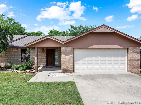 2908 Edgewood Ave, Bartlesville, OK 74006