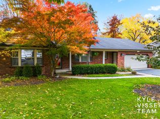 2437 Okemos Dr SE, Grand Rapids, MI 49506