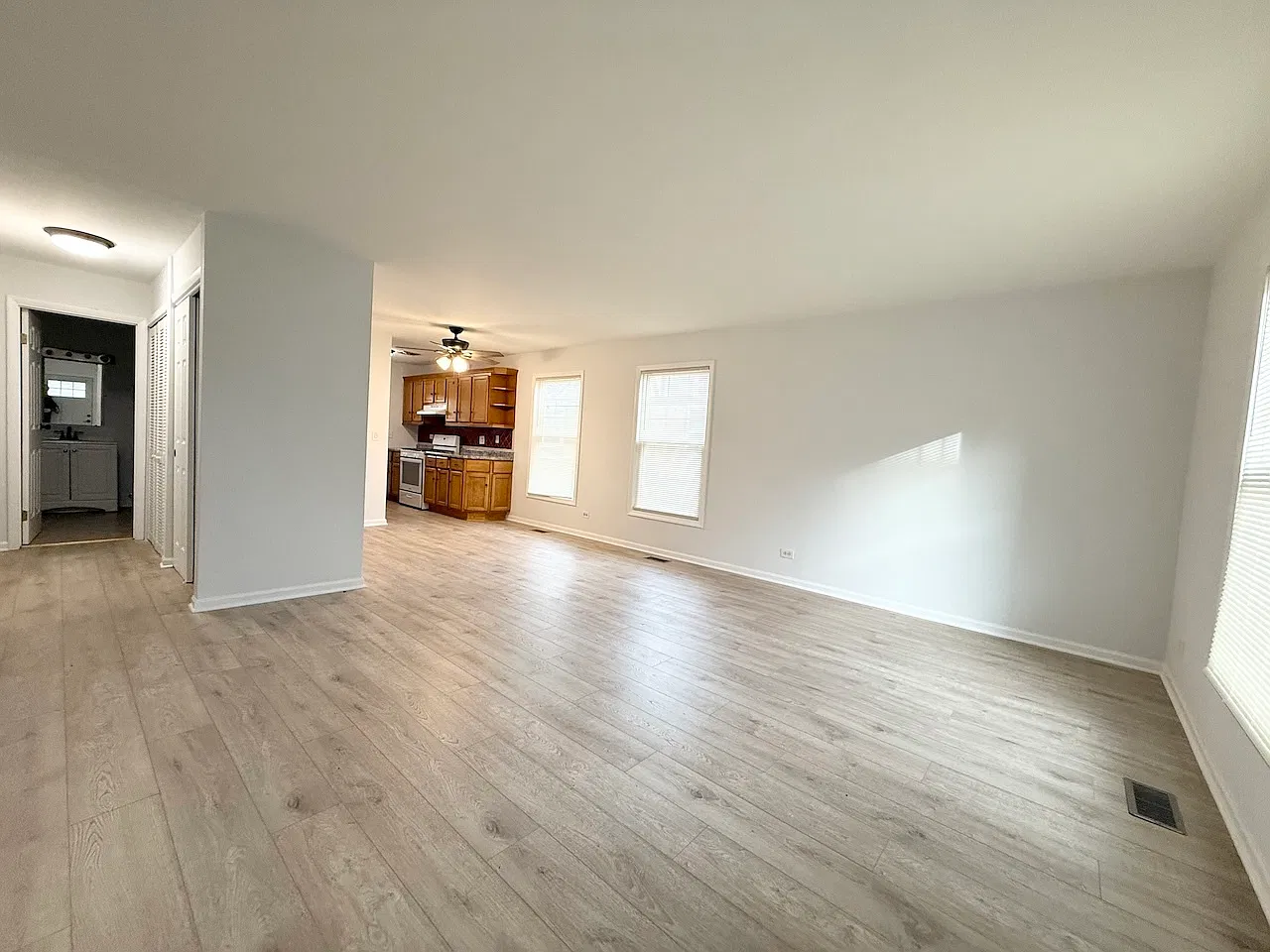 2 bed, 864 sqft, $1,850 — Photo 3