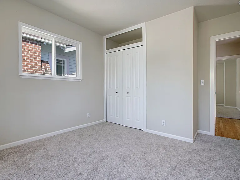 4120 Interlake Ave N — Photo 9