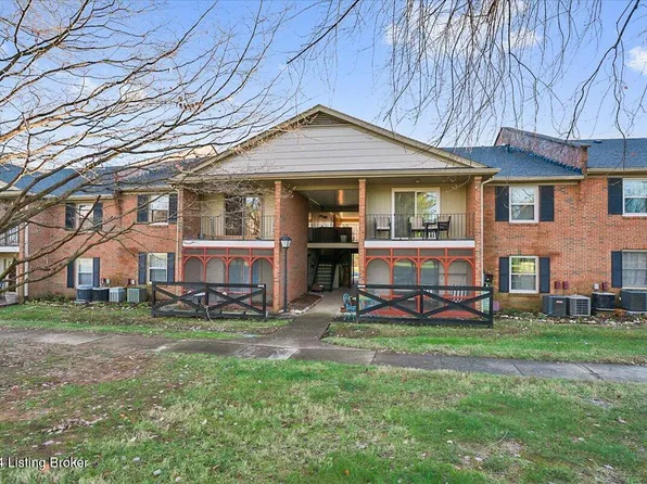 8012 Westover Dr #A, Prospect, KY 40059