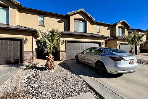 2520 Blackhawk Dr #30 Photo 1