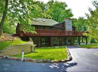 W330N6045 Hasslinger Dr, Nashotah, WI 53058
