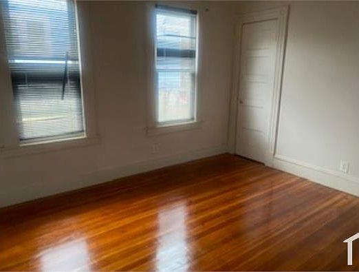 5th image of 399 Oakland St Floor 1