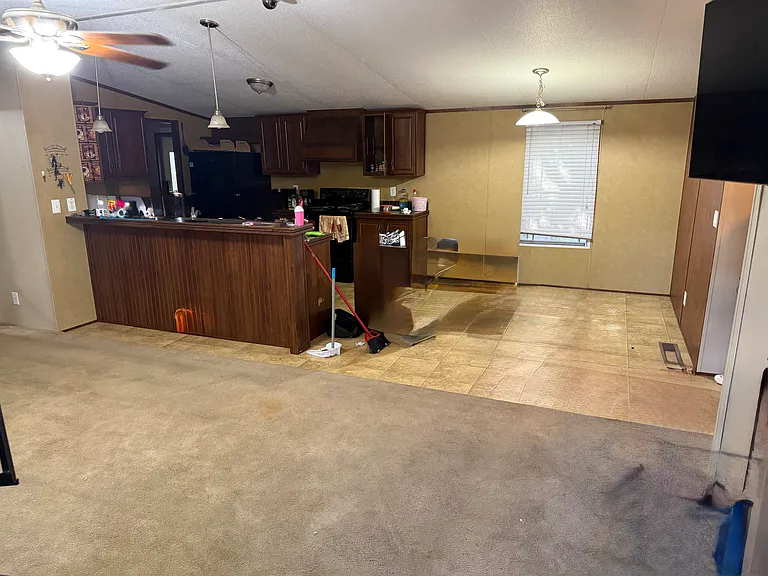533 Houston St E — Photo 16