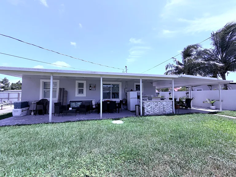9235 SW 41st St — Photo 49