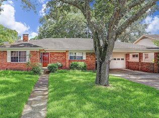 703 Maplewood St, Baytown, TX 77520