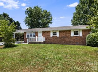 490 Ecusta Rd, Brevard, NC 28712