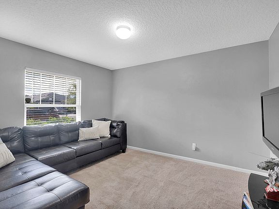 5th image of 15786 Canoe Creek Dr