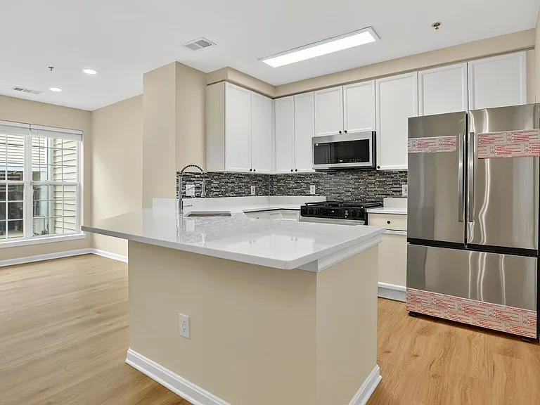 2492 Quick St #103 — Photo 8