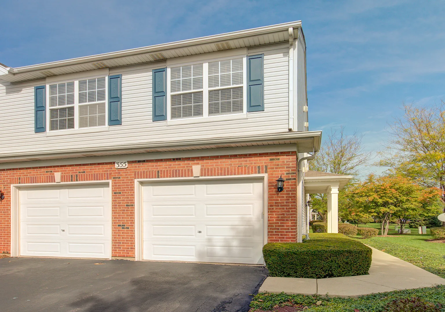 2 bed, 2.5 bath, 1625 sqft, $2,200 — Photo 2