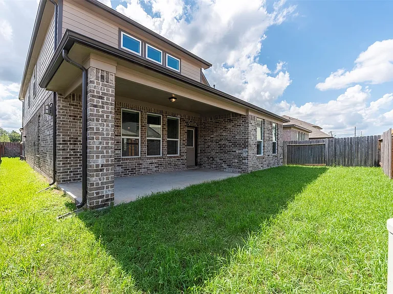 4542 Medrano Trl — Photo 36