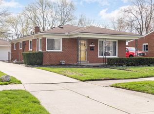 22560 Marter Rd, Saint Clair Shores, MI