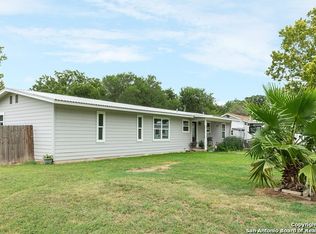 502 Sunset Dr, Seguin, TX 78155