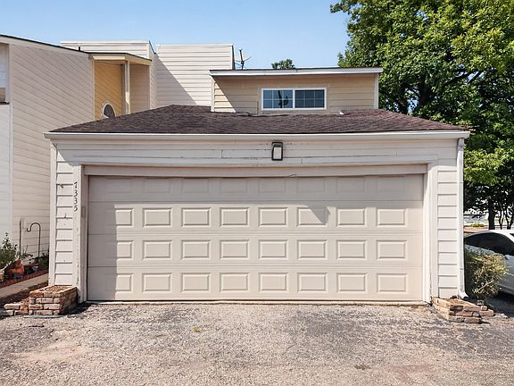 3rd image of 7335 Antoine Dr