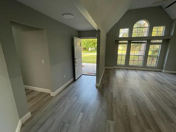 4th image of 2250 Barratt Ct