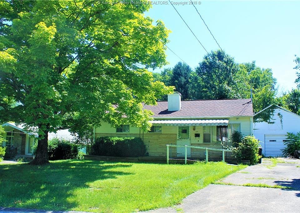 1st image of 210 Sun Valley Dr