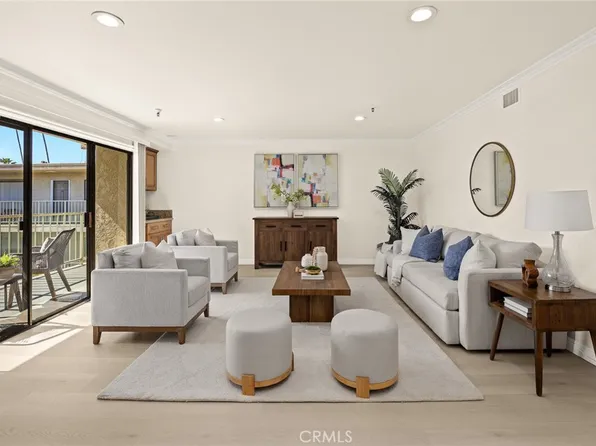 70 N Catalina Ave APT 306, Pasadena, CA 91106